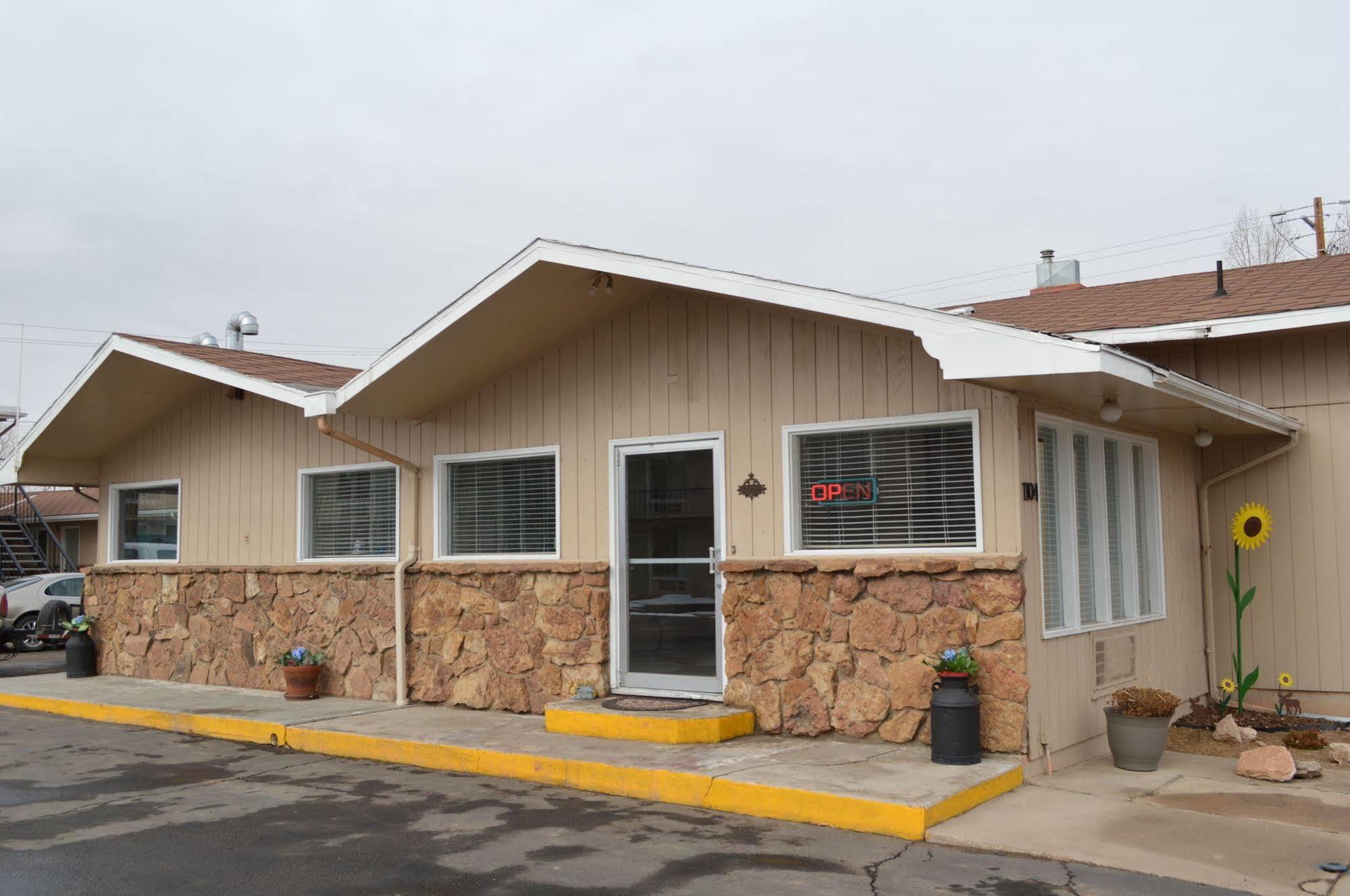 Laramie Valley Inn Экстерьер фото